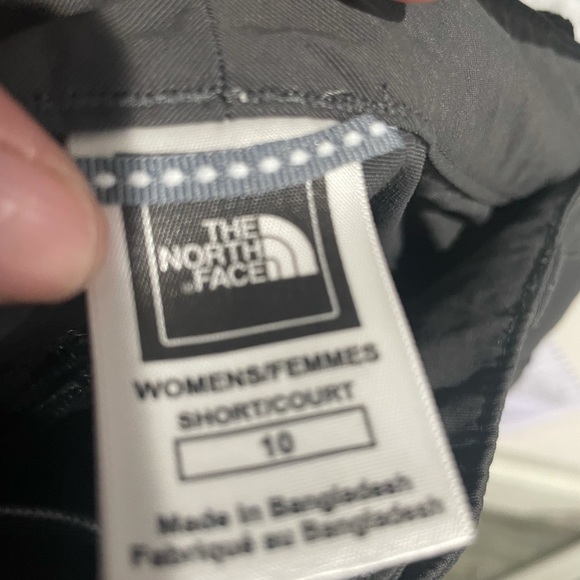 The north face short /court hiking pants size 10 - Picture 9 of 10